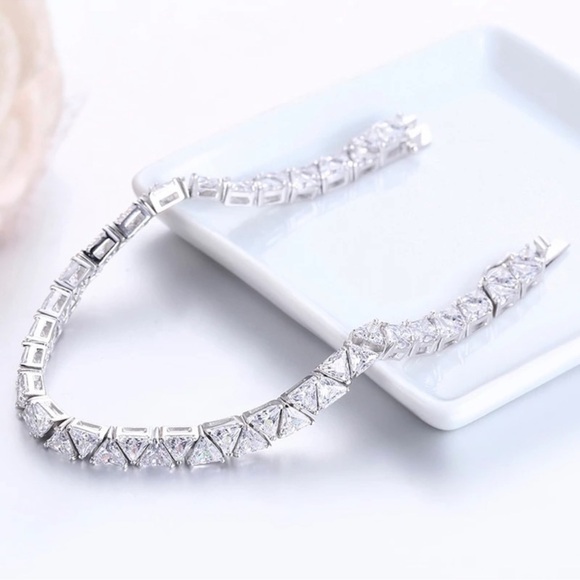 18k 13ct Trillion Tennis Bracelet - Picture 7 of 14